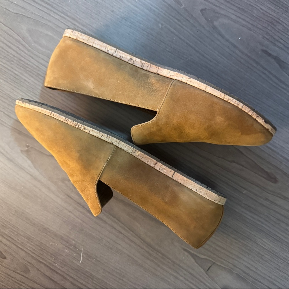 Like New Aerosoles Hempstead Loafer - Genuine Suede - Tan - Size 8